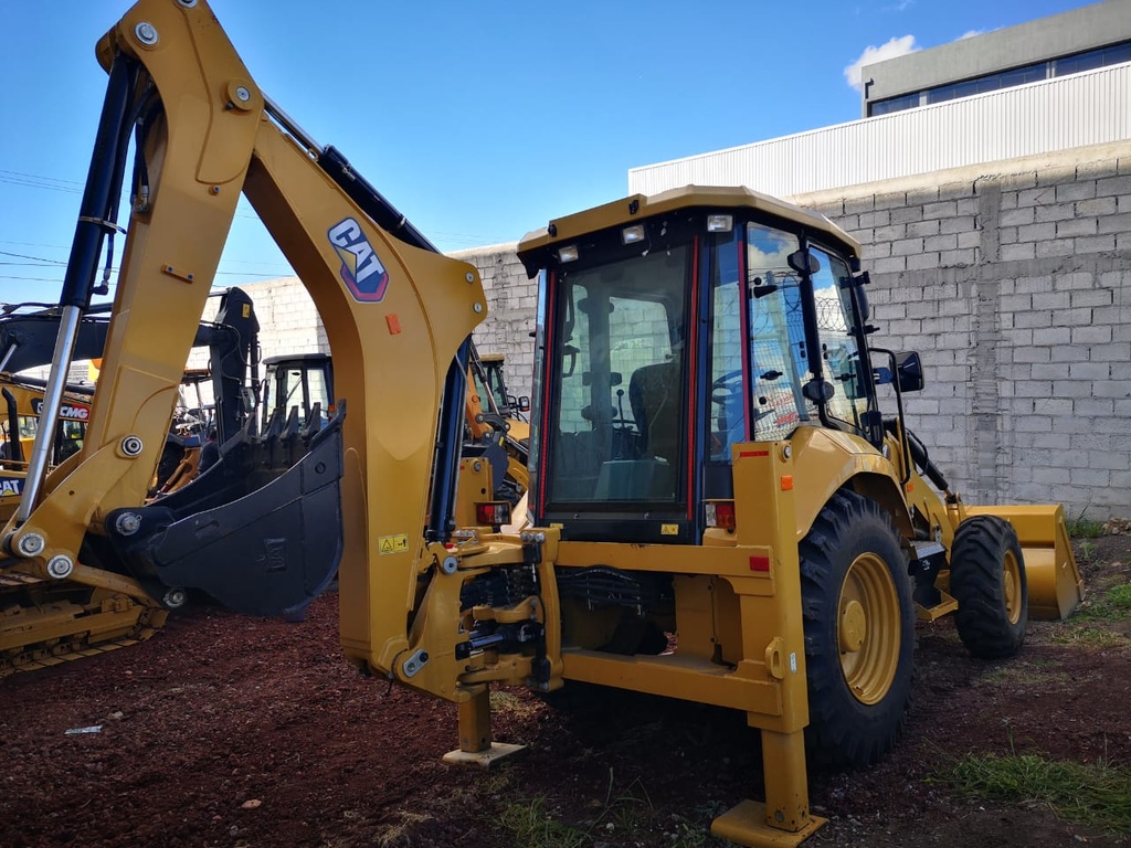 2022 Caterpillar 424 Retroexcavadora (Nueva) 4X4 Motor CAT C3.6, 75HP, Cabina cerrada