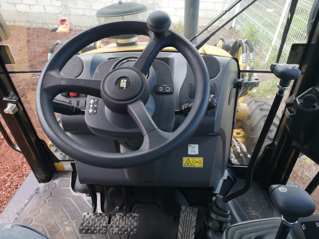 2022 Caterpillar 424 Retroexcavadora (Nueva) 4X4 Motor CAT C3.6, 75HP, Cabina cerrada