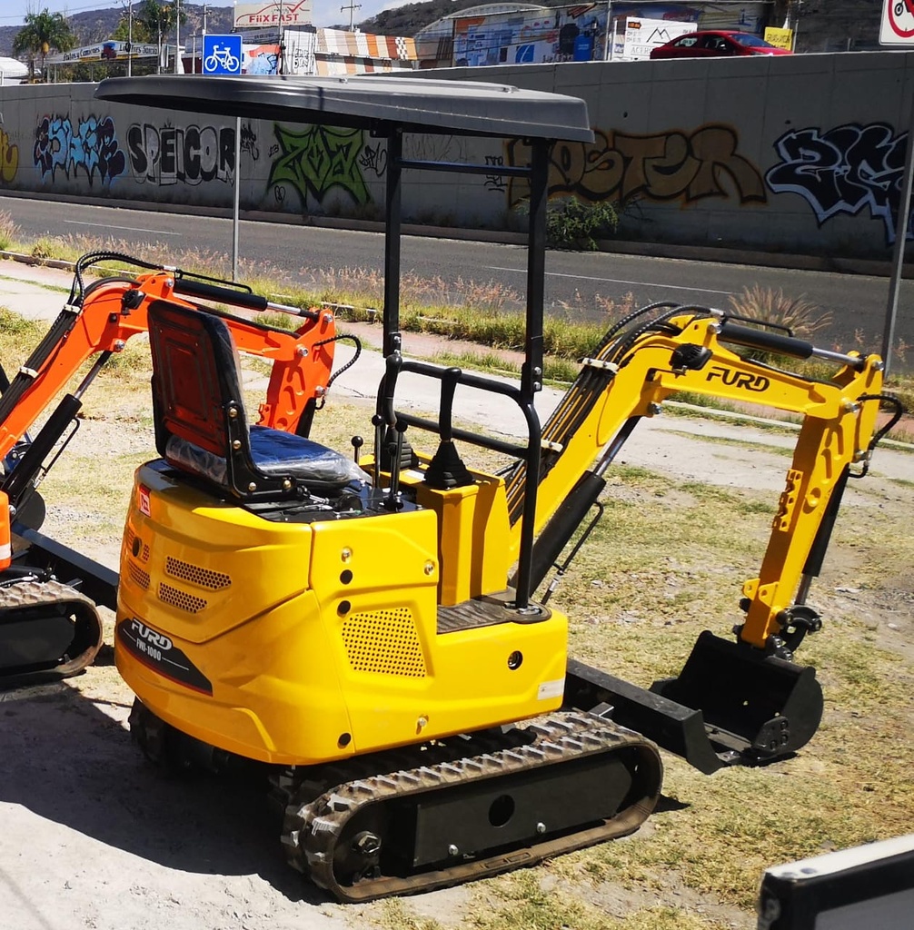 2023 MINIEXCAVADORA FURD FWJ-1000 (NUEVA) MOTOR KOOP 1 CIL. DIESEL (10HP) ENFRIADO POR AIRE, BOMBA HIDRÁULICA DE ENGRANES, AUX HIDRÁULICO PARA IMPLEMENTOS, PALA TOPADORA, ORUGAS DE HULE, CUCHARÓN 40CMS. DE ANCHO.  (EQUIPO NUEVO SIN GARANTÍA).