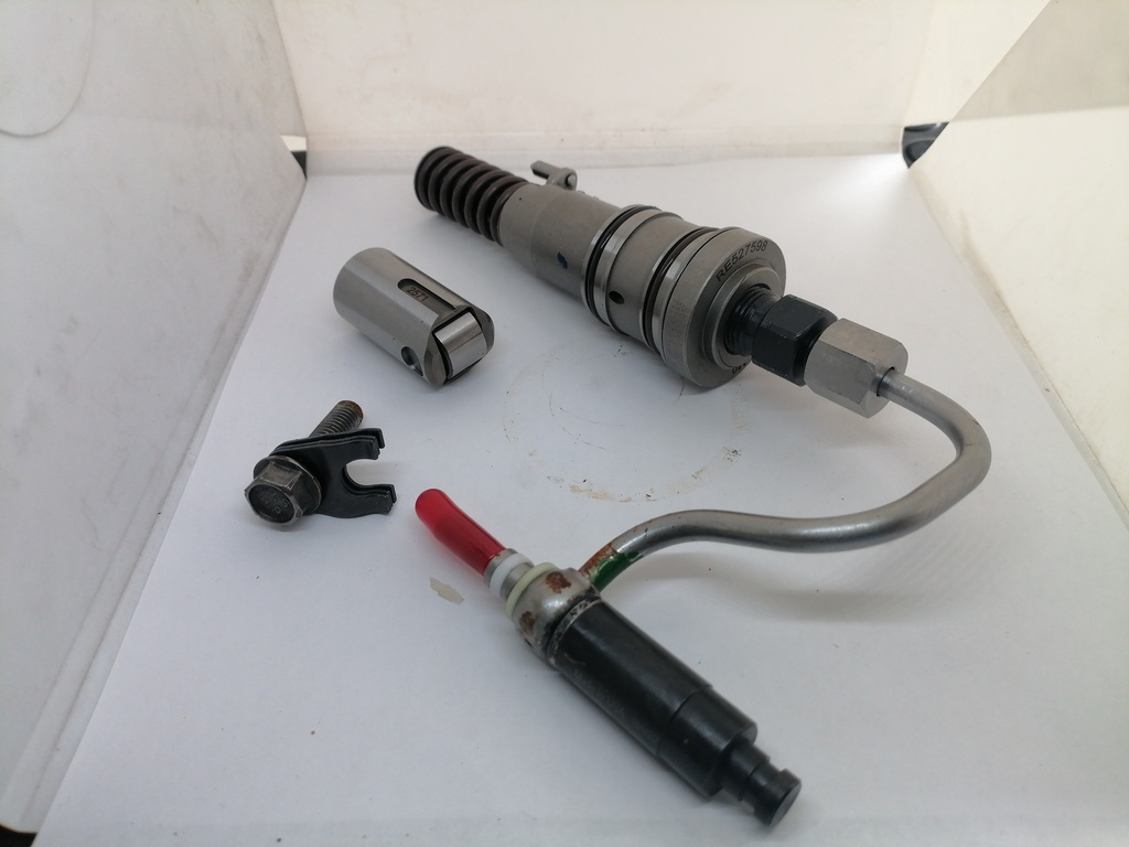 BOMBA DE INYECCION PARA JOHN DEERE 244J RE527598