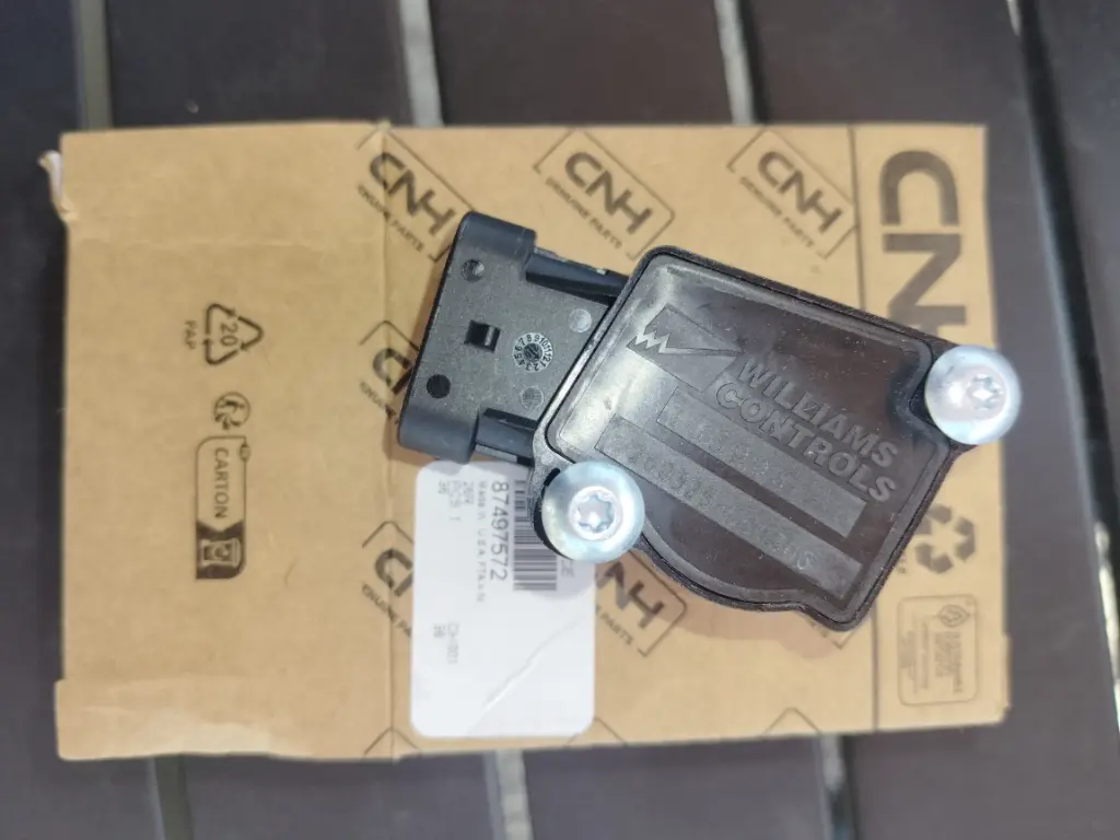 SENSOR DEL ACELERADOR PARA CASE 87497572