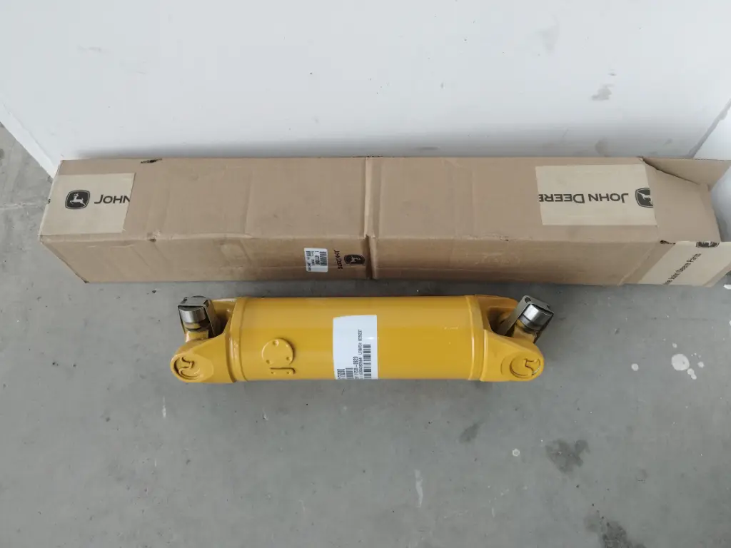 FLECHA CARDAN PARA RETROEXCAVADORA JOHN DEERE 310G AT176080