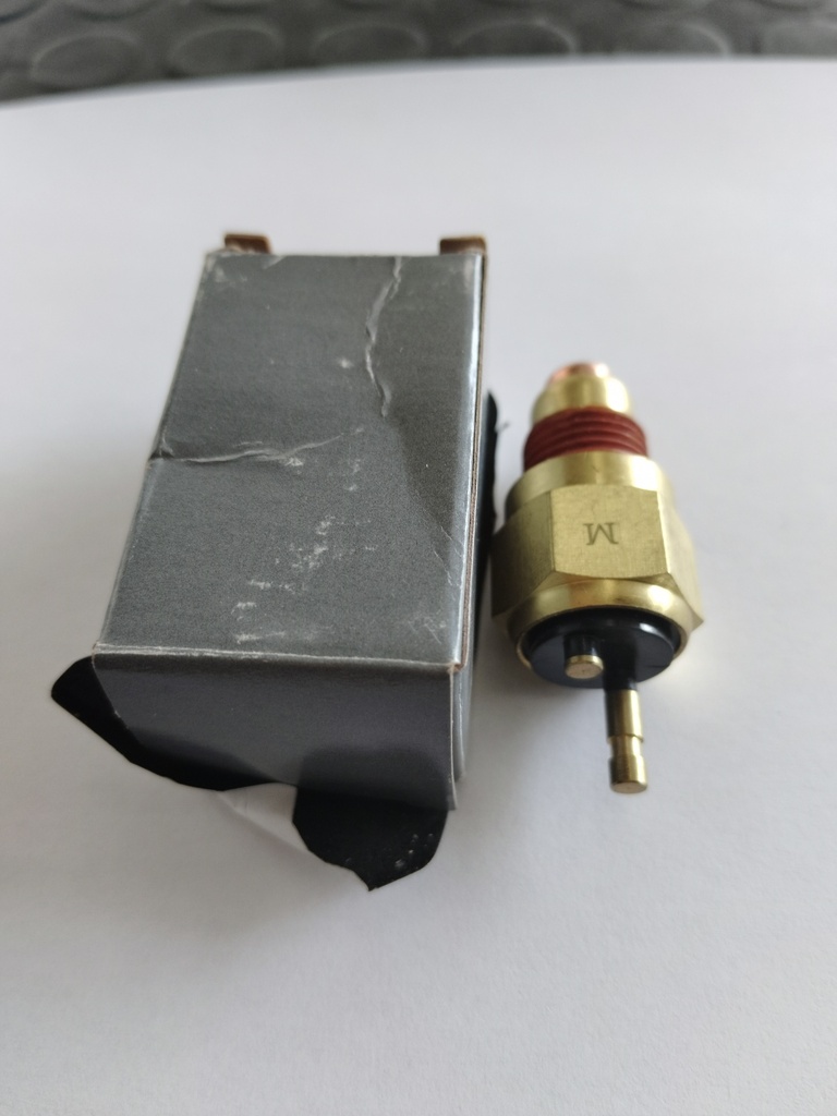SENSOR DE TEMPERATURA PARA KOMATSU WB140-2N YM121250-44901