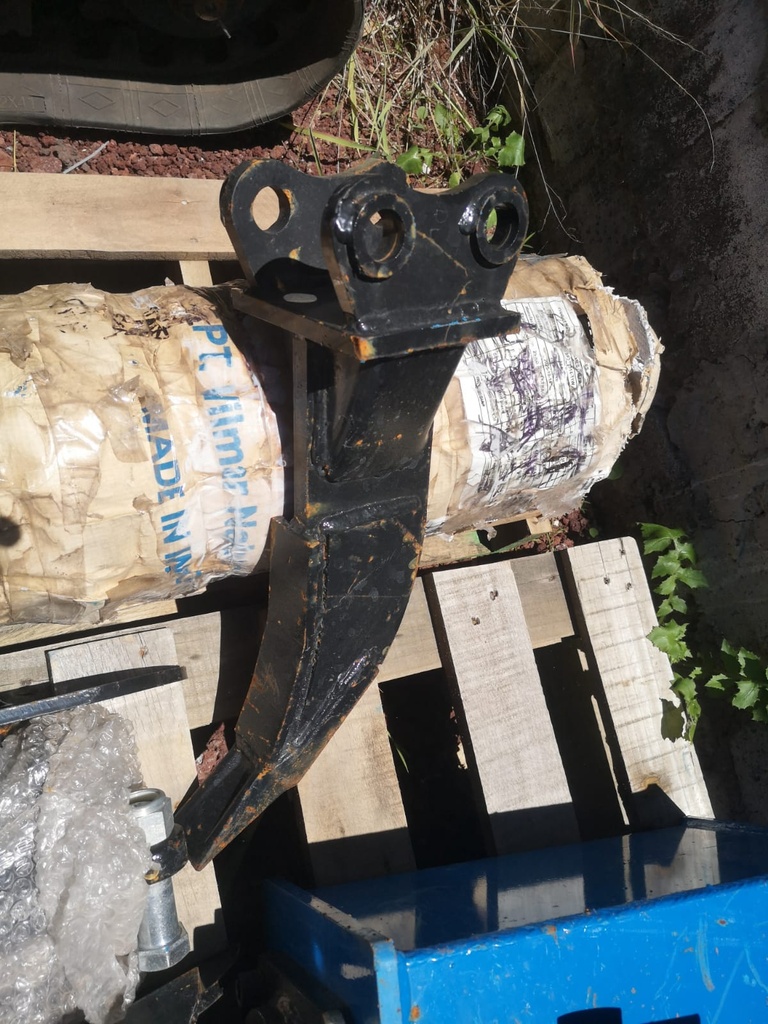 RIPPER PARA MINIEXCAVADORA DE 1 TON. (NUEVO)