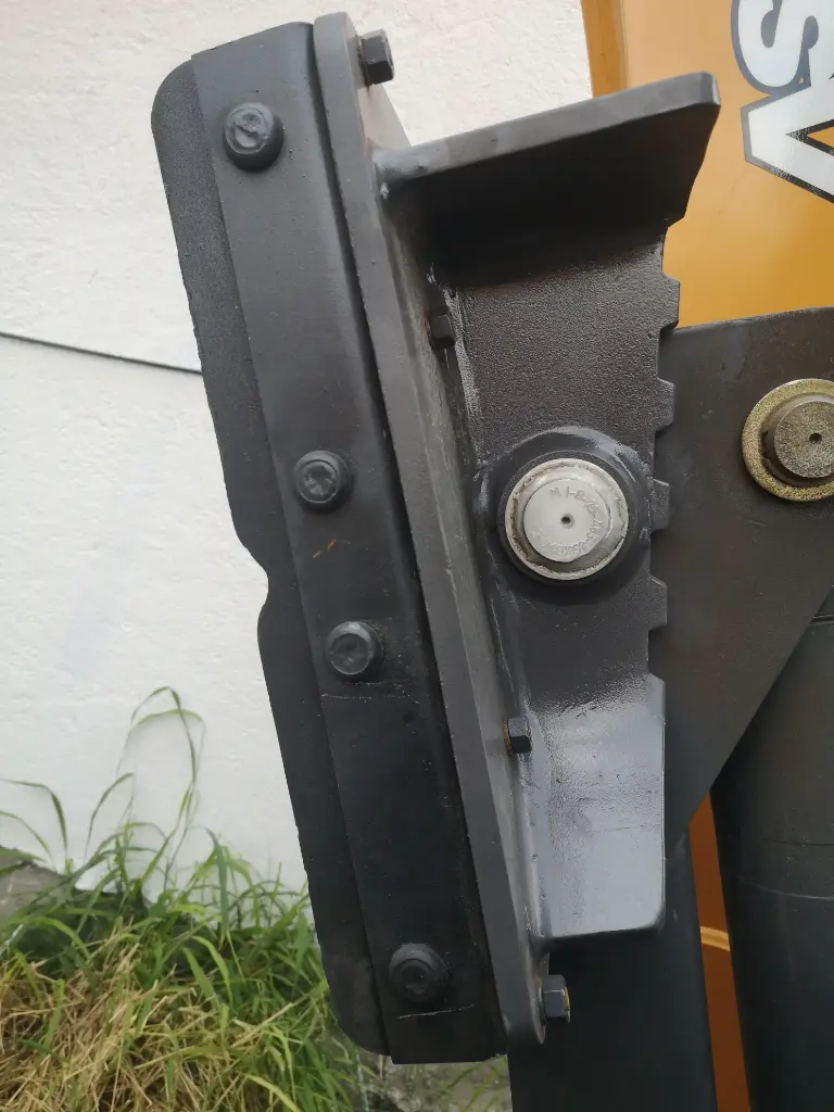 PIE PARA ESTABILIZADOR CON HULES PARA CASE 770FX CP, 851FX CP, 570SV CP.