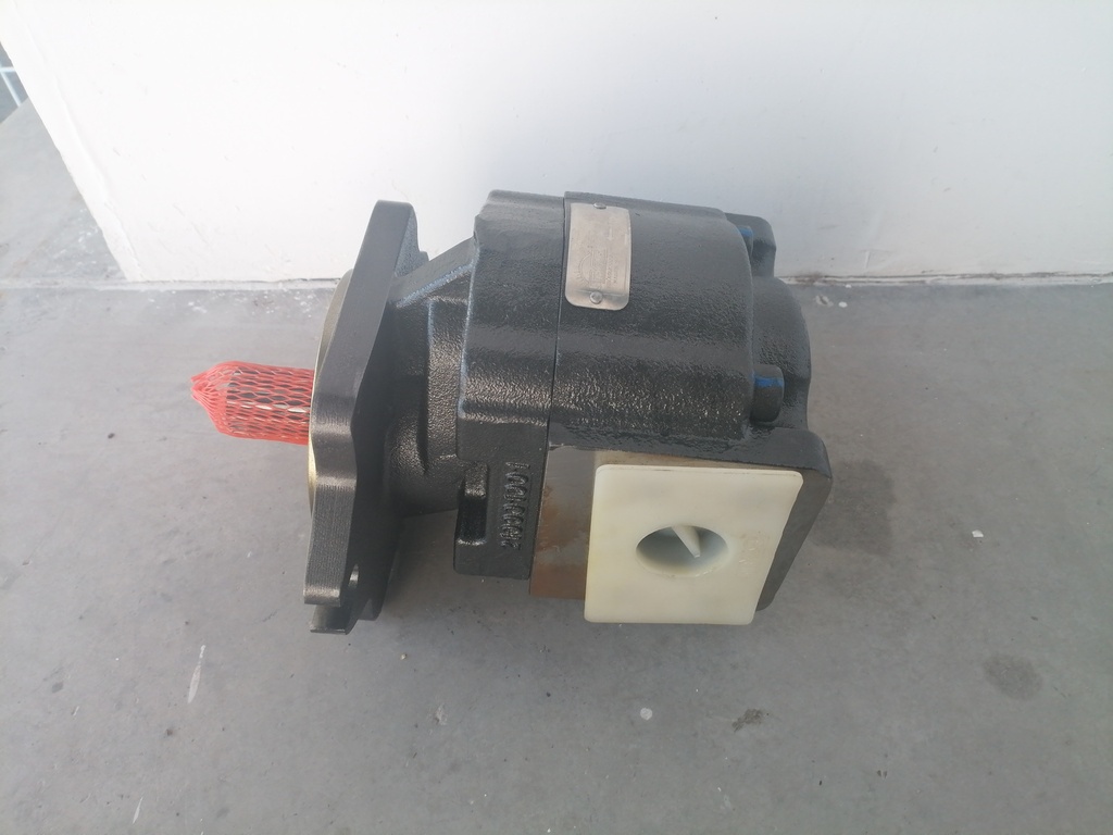 BOMBA HIDRAULICA PARA VOLVO BL61 BL60 BL60B VOE11881939