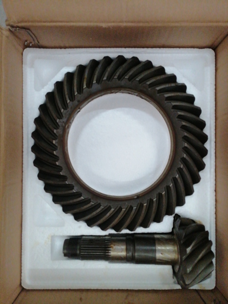 SET DE CORONA Y PIÑON PARA JCB 13/38 458/70258