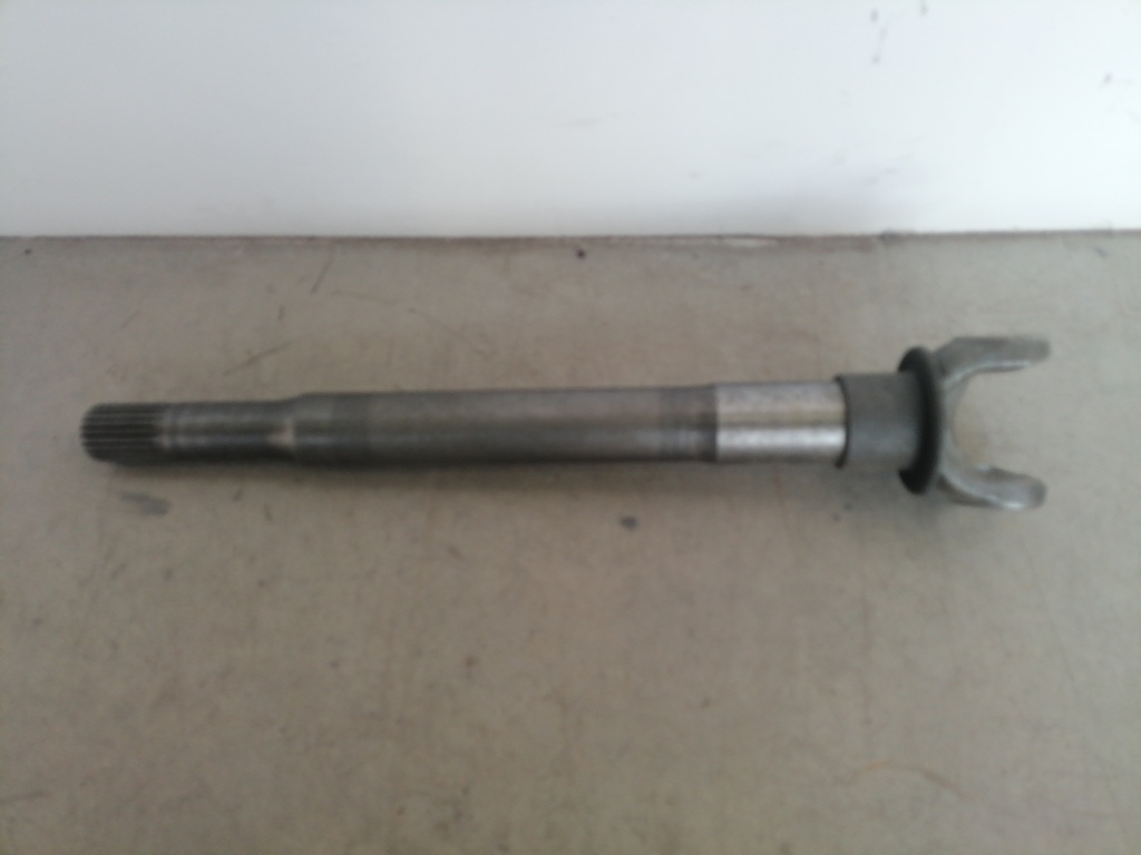 FLECHA IZQUIERDA DE 4X4 PARA JOHN DEERE T153722