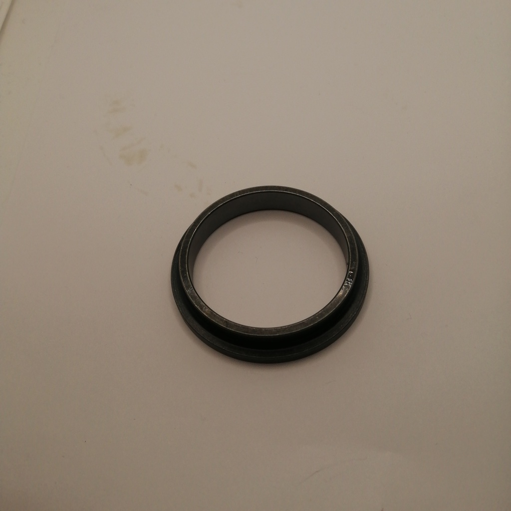 ESPACIADOR PARA BOMBA HYUNDAI 210LC-7 XJBN-00354