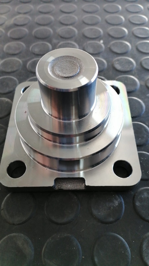 PIN INFERIOR DE MAZA PARA JOHN DEERE 310J 4X4 T229285