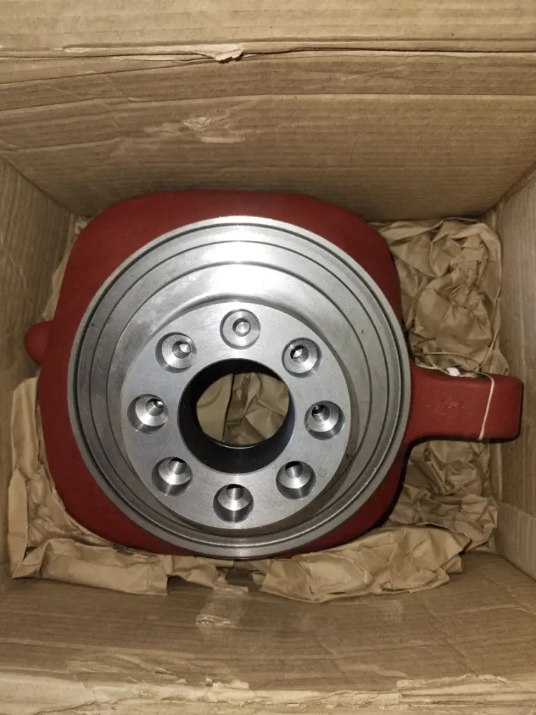 MUÑON CARCASA DE DIRECCION DERECHA PARA JOHN DEERE 310J T229252