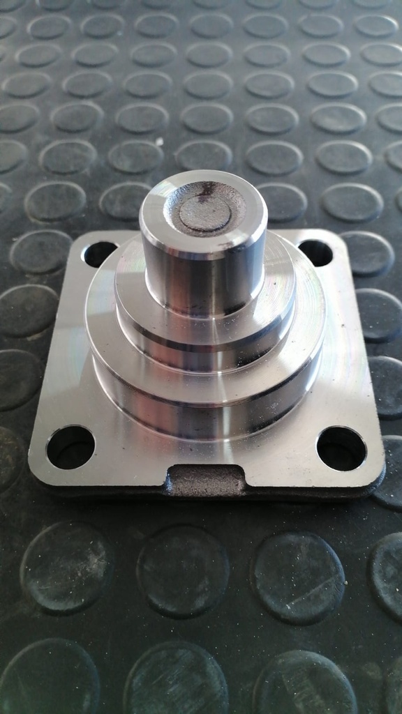 PIN SUPERIOR DE MAZA PARA JOHN DEERE 310J 4X4 T229260