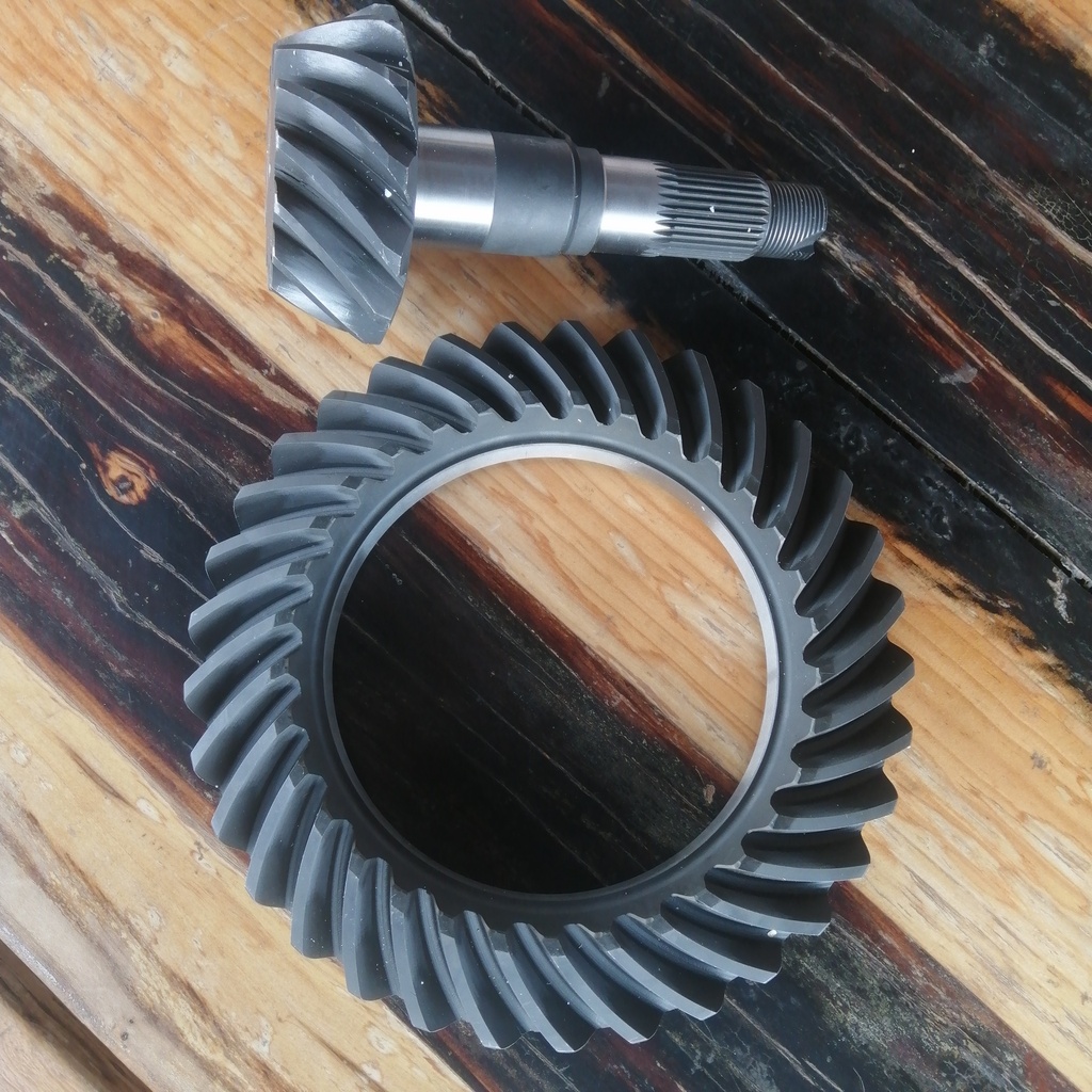 SET DE CORONA Y PIÑON 13/33 PARA JCB 458/70246