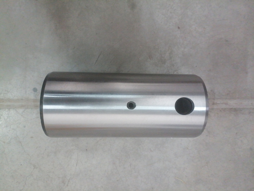 PERNO DE CHASIS A SWING PARA JOHN DEERE 310SE  T212948