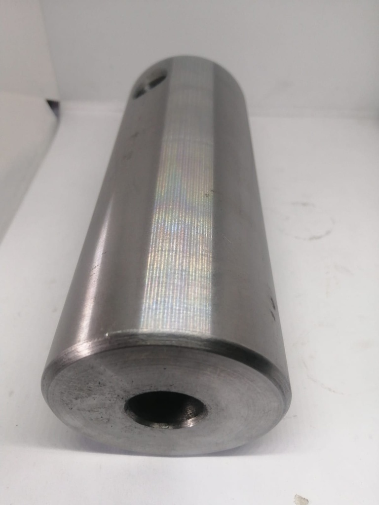 PERNO DE CHASIS A SWING PARA JOHN DEERE 310J  T159118