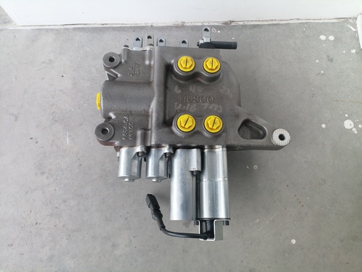 [AT460668-O AT523875] BANCO DE VALVULAS FRONTAL PARA JOHN DEERE 310L AT460668 AT523875