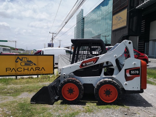 [MC-05] 2015 MINICARGADOR BOBCAT S570 USADO NO SERIE: ALM414477, MOTOR DEUTZ BF4L 4 CIL TURBO (65HP) NO.SERIE: 00088692, BOMBA HIDROSTÁTICA, AUX HIDRÁULICO ESTANDAR, LLANTAS SÓLIDAS IMPONCHABLES, CUCHARÓN 0.4 M3.  