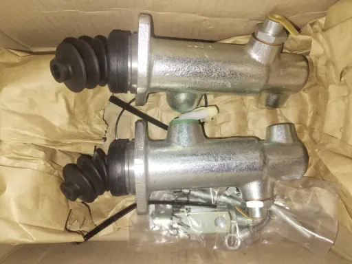 [81U2-50010-T] BOMBAS DE FRENO PARA HYUNDAI HB90 81U2-50010