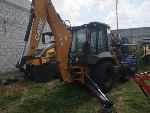 [RCASE-09] 2025 RETROEXCAVADORA CASE 570SV 4WD NUEVA. MOTOR FPT 4 CIL TURBO S8000 (97HP) INYECCIÓN MECÁNICA, TRANSMISIÓN POWERSHUTTLE TLB1 CARRARO 4X4, BOMBA HIDRÁULICA CNH DE ENGRANAJES, ESTABILIZADORES TIPO AMERICANO, CUCHARÓN DELANTERO 1M3, CUCHARÓN TRASERO 24 PULG, CABINA ROPS/FOPS CERRADA CON A/C. KIT HIDRAULICO (1 AÑO DE GARANTÍA)