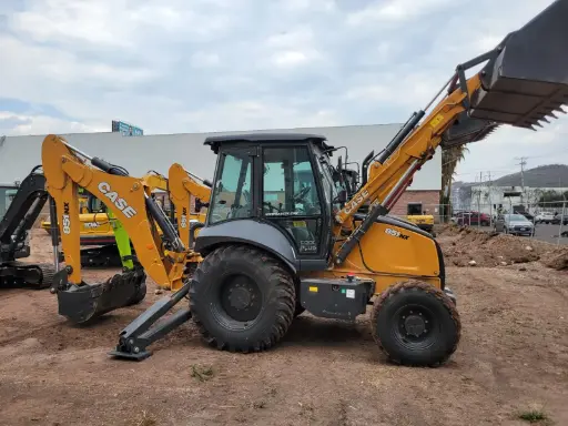 [RCASE-15] 2025 RETROEXCAVADORA CASE 851NX 4WD NUEVA.  MOTOR FPT F28 4 CIL TURBO TIER 4 (74HP) INYECCIÓN ELECTRÓNICA, TRANSMISIÓN POWERSHUTTLE TLB1 CARRARO 4X4, BOMBA HIDRÁULICA CNH, ESTABILIZADORES TIPO AMERICANO CON PROTECTORES DE USO RUDO, CUCHARÓN DELANTERO 1M3, CUCHARÓN TRASERO 38 PULG, CABINA ROPS/FOPS CERRADA CON A/C, ESTEREO AM/FM, KIT HIDRAULICO,  LLANTAS 16.9-28 Y 12.5/80-18 (1 AÑO DE GARANTÍA O 2,000 HORAS LO QUE OCURRA PRIMERO)