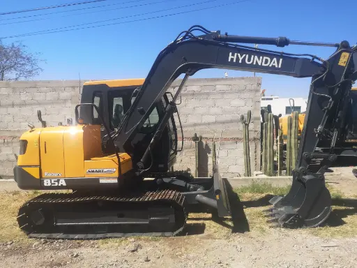 [EXC-16] 2025 EXCAVADORA HYUNDAI R85A (NUEVA) MOTOR KIRLOSKAR 4R1040NA 4 CIL DIESEL 76HP, MOTORES, BOMBA TWIN DE PISTONES AXIALES, PALA TOPADORA, KIT HIDRÁULICO, CABINA CERRADA CON A/C. PESO OPERATIVO: 8,100 KGS. (GARANTÍA DE 1 AÑO)