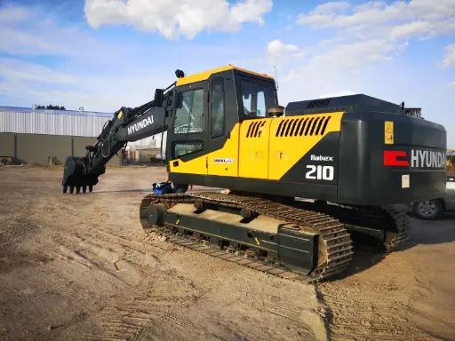 [EXC-19] 2026 EXCAVADORA HYUNDAI R210 SMART (NUEVA) MOTOR CUMMINS 6BTA5.9-C TURBO 140HP, BOMBA HIDRÁULICA HYUNDAI K3V112DT DE PISTONES AXIALES, MOTORES DE TRÁNSITOS Y DE GIRO HYUNDAI DE PISTONES AXIALES, TRÁNSITOS DE 600MM ANCHO, AUX HIDRÁULICO, CUCHARÓN STD. 0.92 M3, CÁBINA CON A/C, PANTALLA LCD, PESO 21,200 KGS. (1 AÑO DE GARANTÍA POR  DEFECTOS DE FABRICACIÓN)  