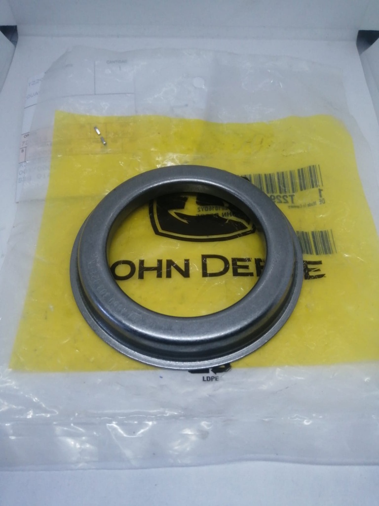 GUARDAPOLVO DE YUGO PARA JOHN DEERE T229405 | pachara-refacciones.com
