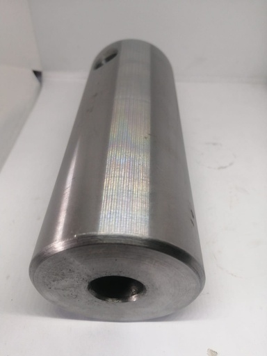 [T159118-E] PERNO DE CHASIS A SWING PARA JOHN DEERE 310J  T159118