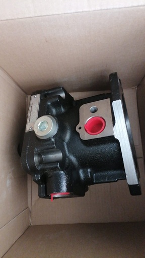 [YZ106582 YZ104941] BOMBA DE TRANSMISION PARA JOHN DEERE 770CH  YZ106582 YZ104941